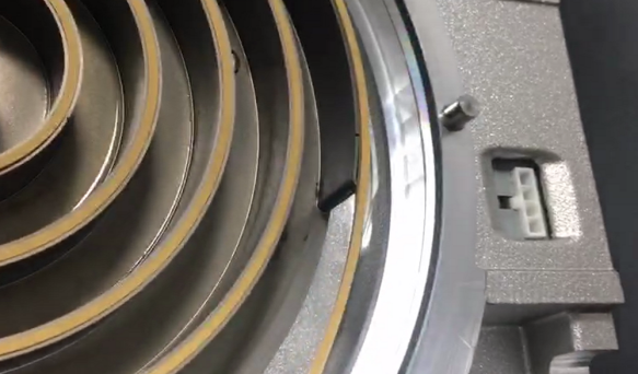 最后密封條剪短